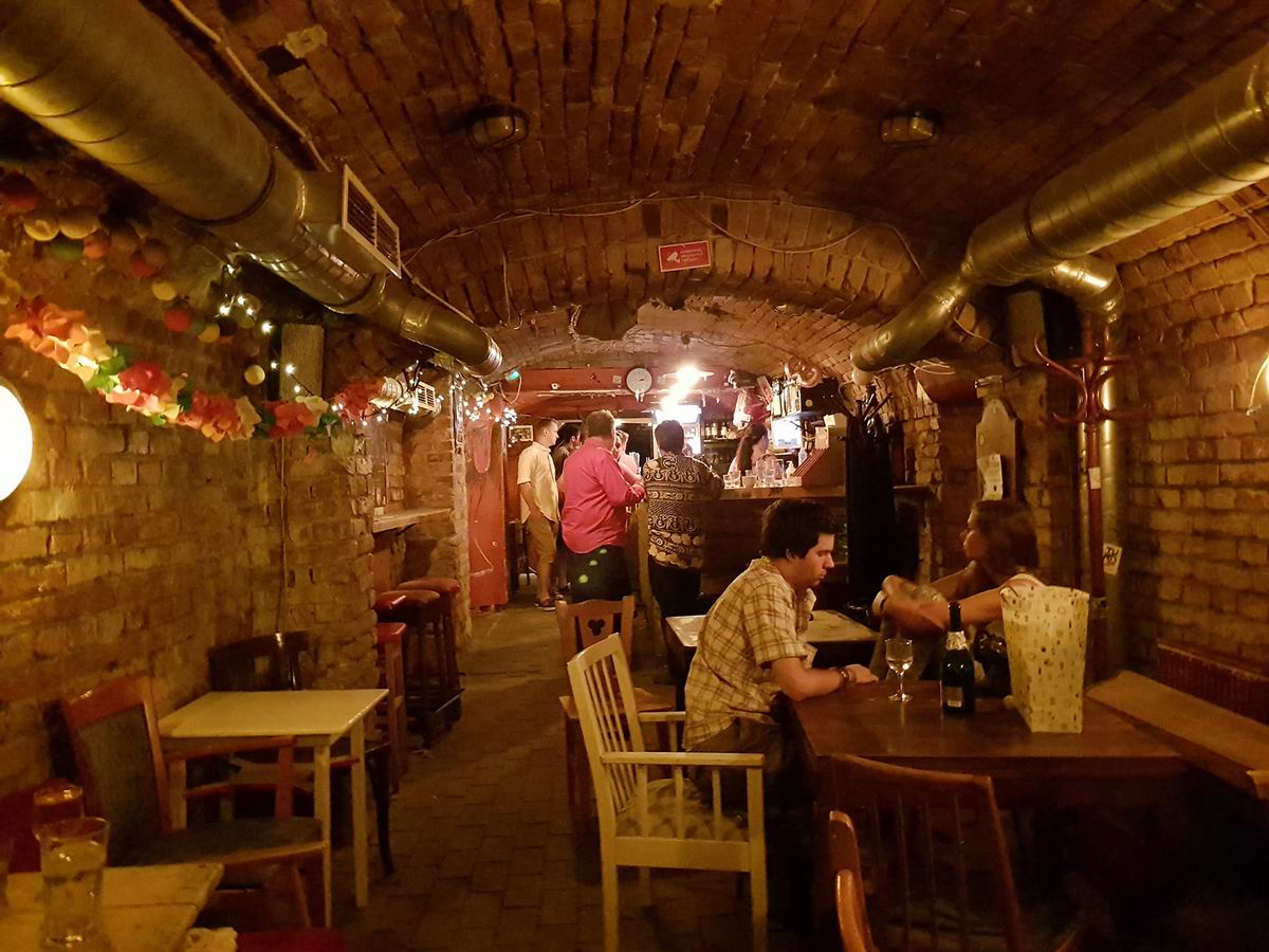 Lampas Bar Budapest